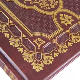 Книга в кожаном переплете "Сказки Пушкина. Живопись палеха" на английском языке